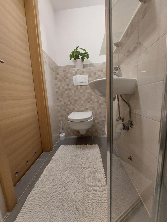 Apartmani Roza Pula Exterior foto