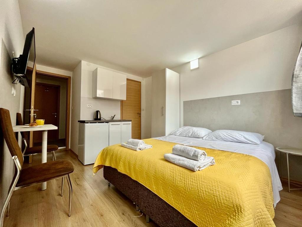 Apartmani Roza Pula Exterior foto